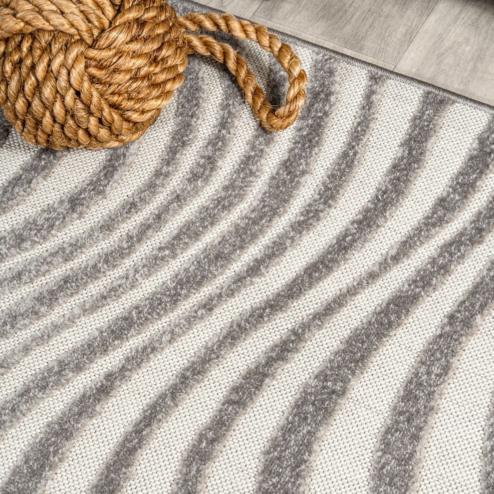 High-Low Groovy Striped Gray/Ivory 4 ft x 6 ft Indoor/Outdoor Area Rug