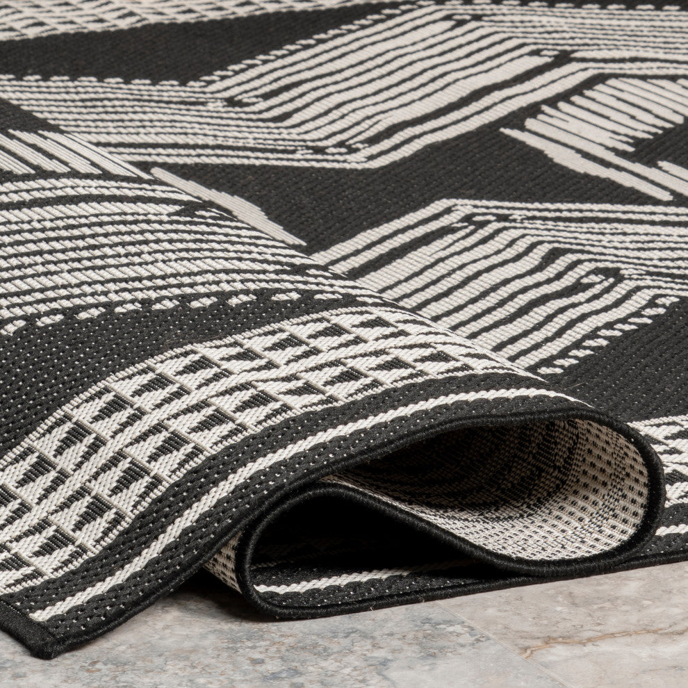 Nuloom Ranya Tribal Indoor/Outdoor Contemporary Area Rug, Black 4'X6'
