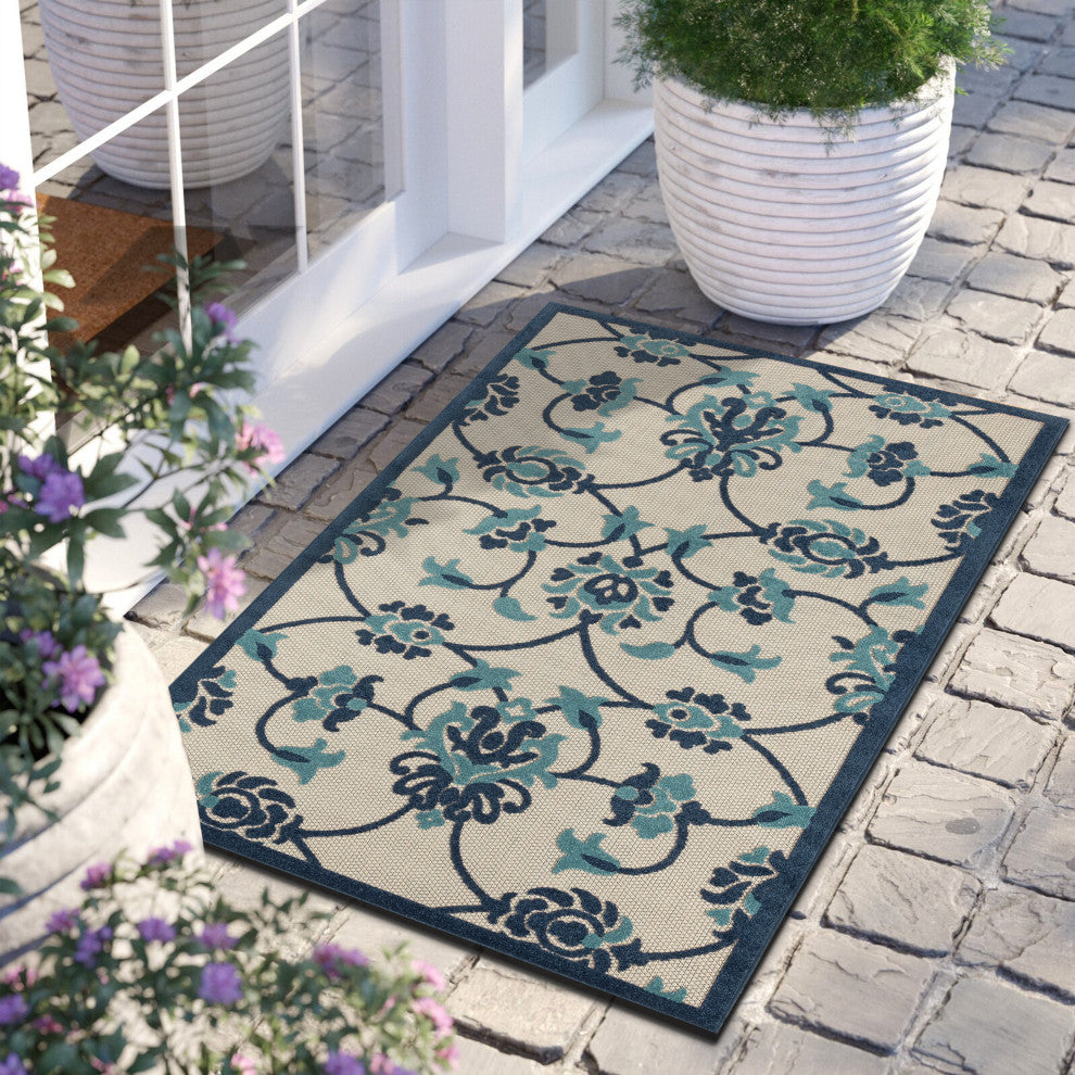 Floral Damask High-Low Indoor Outdoor Area Rug - 2' x 3'