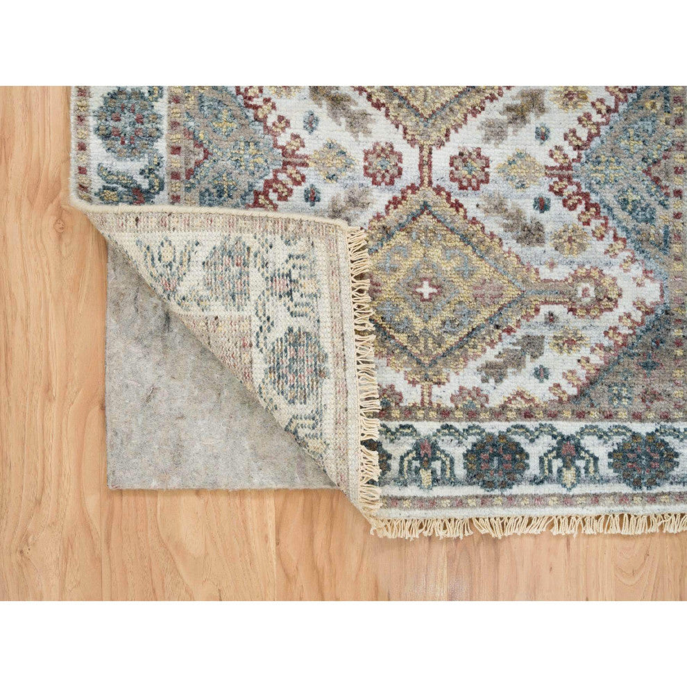 Ivory Shiraz Rosettes Border Hand Knotted Wool Runner Oriental Rug, 2'8"x6'