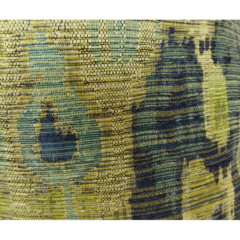 Plutus Bear Canyon Handmade Throw Pillow, (20" x 20")