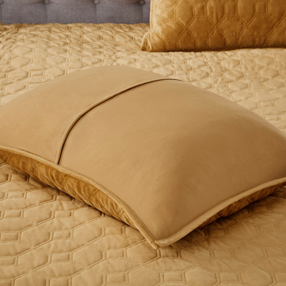 Madison Park Harper 3 Piece Velvet Quilt Set With Coordinating Shams