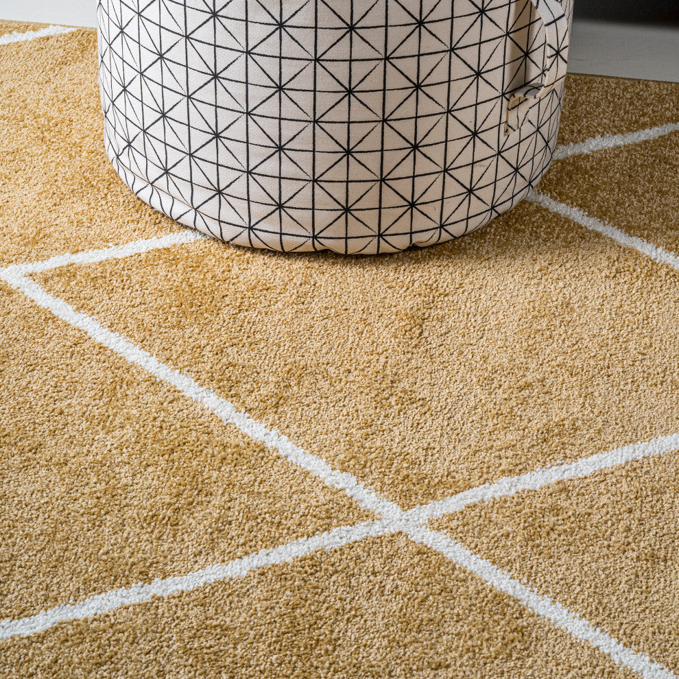 Cole Minimalist Diamond Trellis Gold/White 2 ft. x 8 ft. Runner Rug