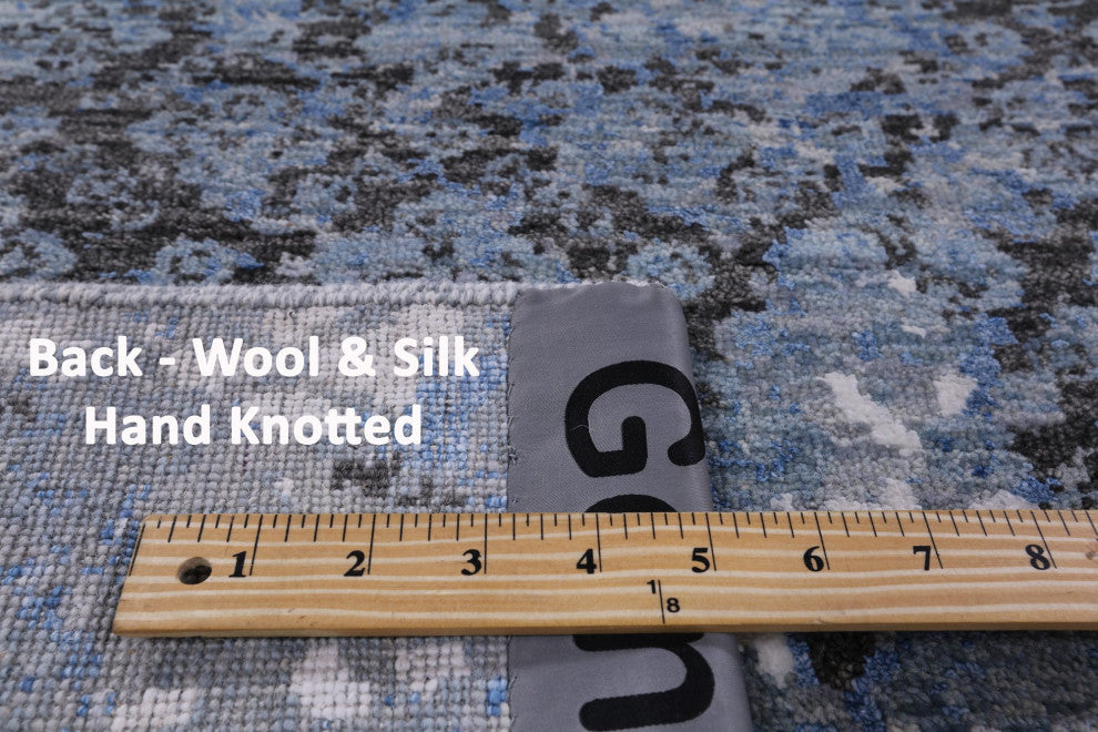 Abstract Wool and Silk Hand Knotted Rug 6' 0" X 9' 0" Q7189