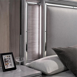 Furniture of America Hariston Wood Queen Bed with LED Lights in Light Gray