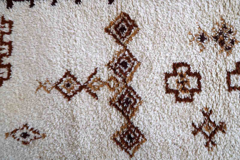 Handmade Vintage Moroccan Berber Rug 2.4'x4.4', 74cmx136cm 1970s