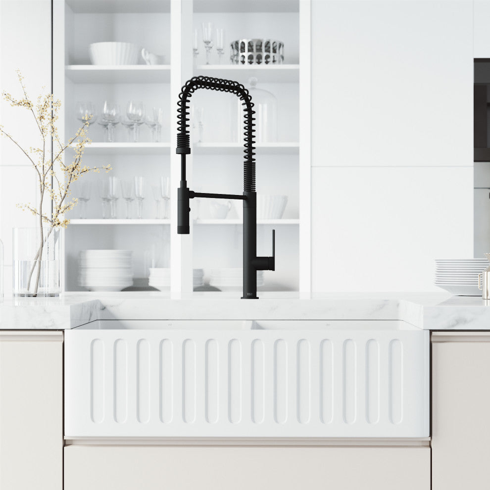 VIGO Sterling 23" H Single Handle Pull-Down Sprayer Kitchen Faucet, Matte Black, Without Extras