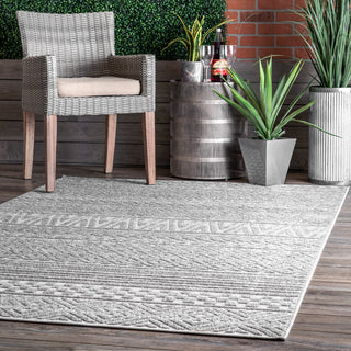 Nuloom Kamryn Tribal Indoor/Outdoor Striped Area Rug, Grey 6'7"x9'