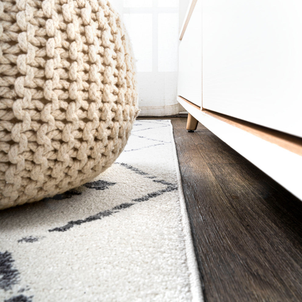 Izil Moroccan Geometric Diamond Ivory/Light Gray 2 ft. x 10 ft. Runner Rug