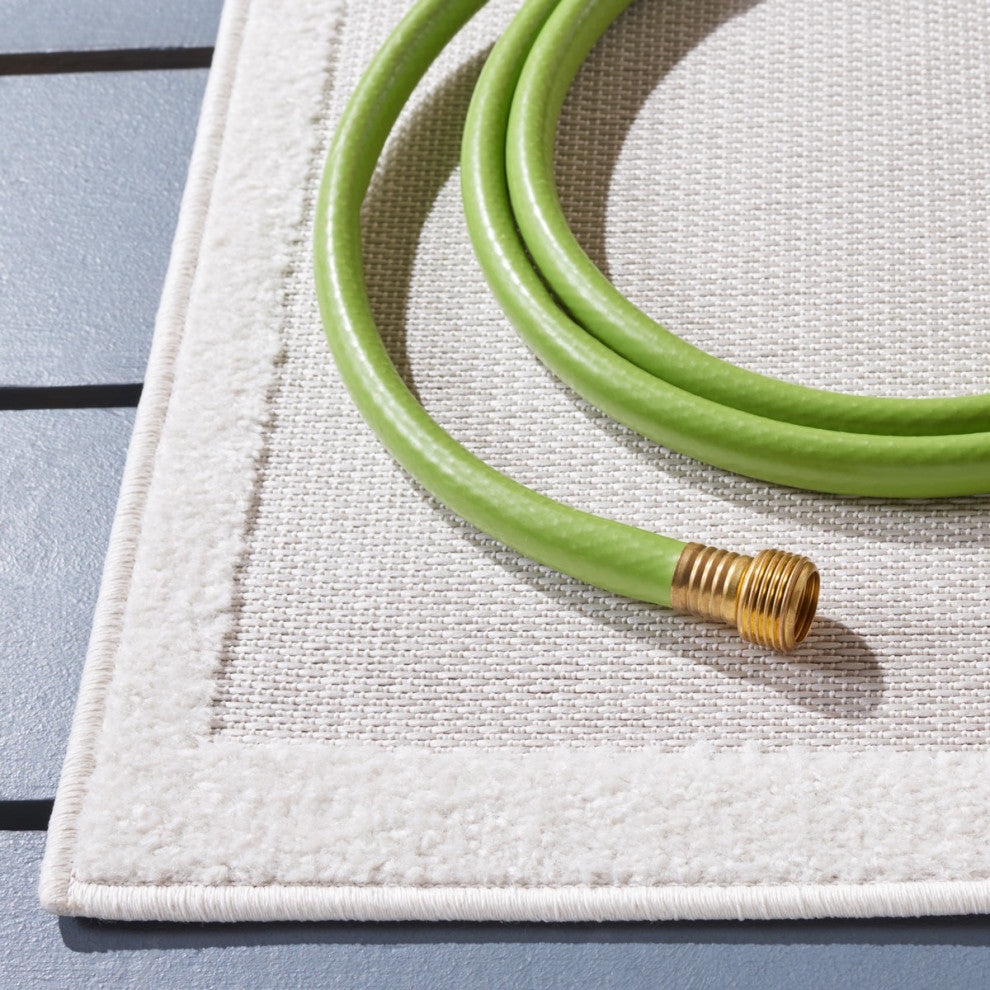 Safavieh Sarasota Collection SAR116 Indoor-Outdoor Rug