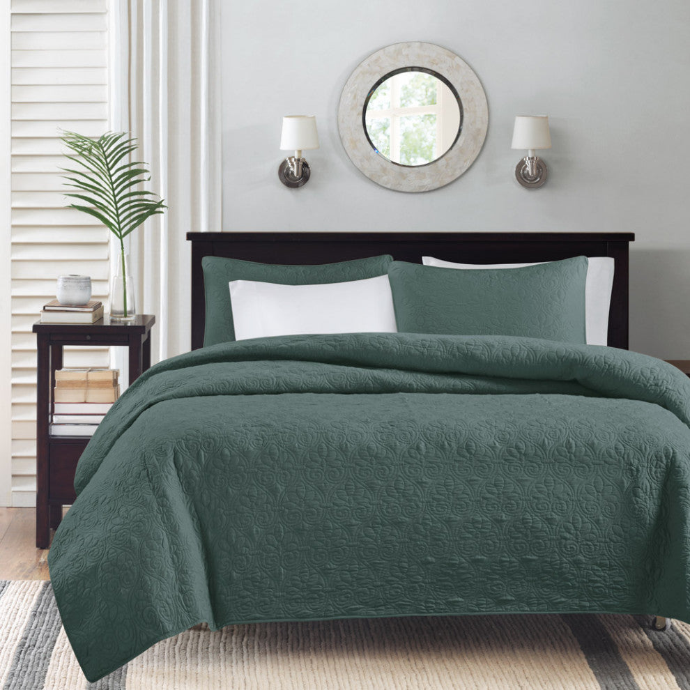 Madison Park Quebec 3 Piece Reversible Quilt Set