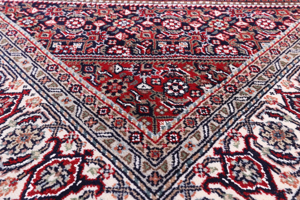 4' 7" X 6' 9" Fine Persian Bijar Handmade Wool and Silk Rug Q6722