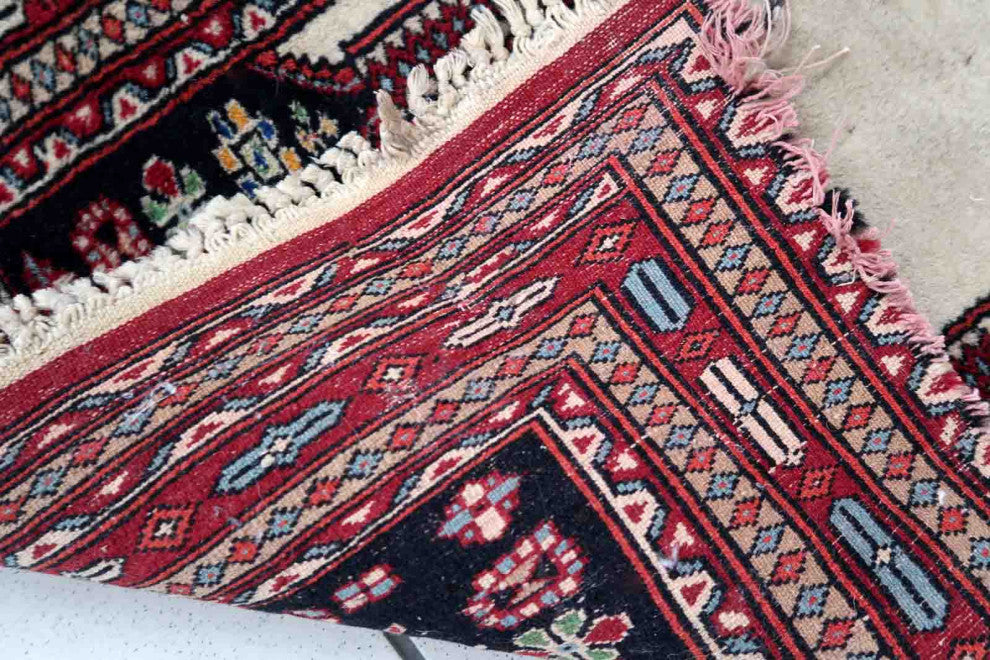 Handmade Vintage Pakistani Lahore Prayer Rug 1.9'x3', 60cmx93cm 1970s