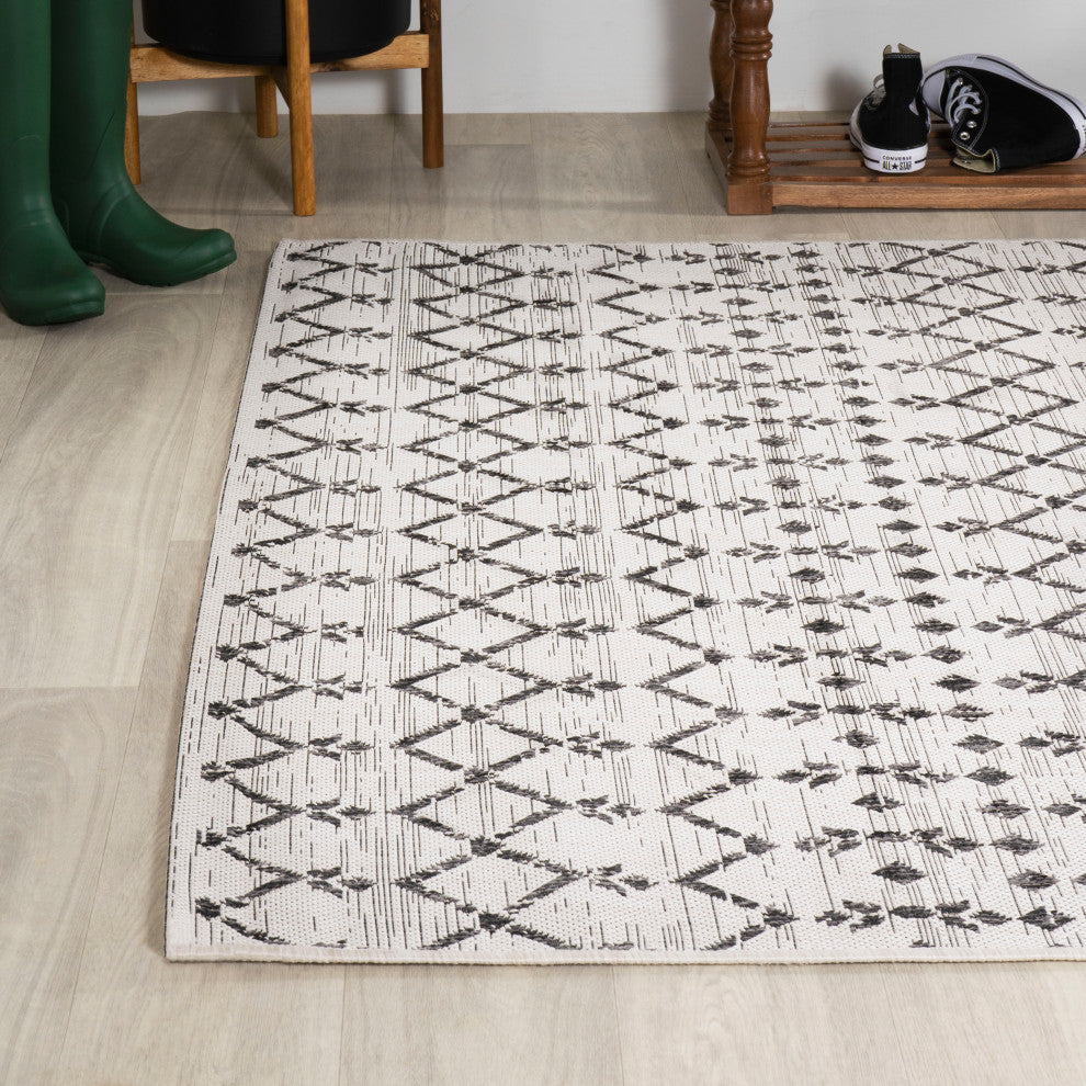 Ourika Moroccan Geometric Indoor/Outdoor Rug, Cream/Black, 4x6
