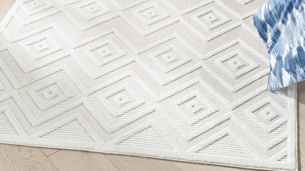 Nourison Versatile 6' x 9' Ivory/White Modern Area Rug