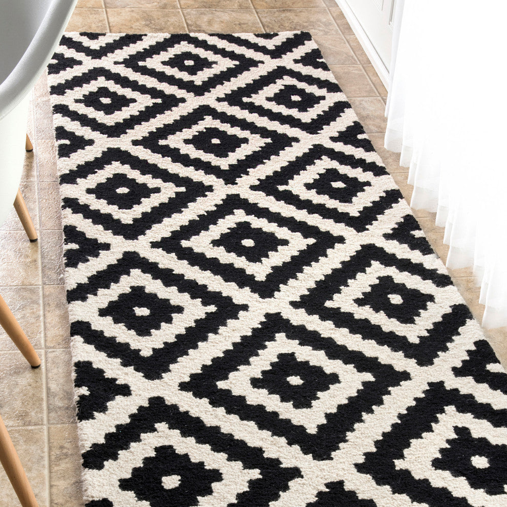 Nuloom Hand-Tufted Geometric Tuscan Rug, Beige 2'6"x10' Runner