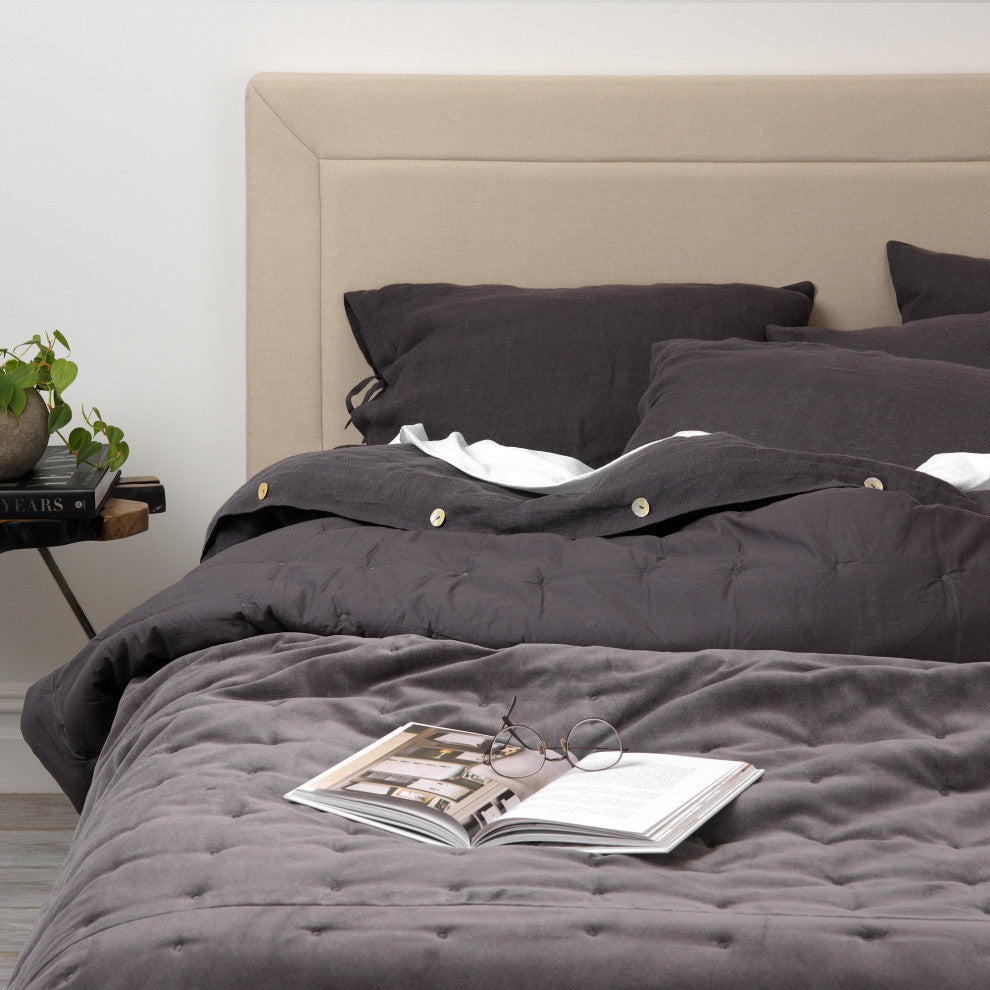 Velvet and Cotton Tufted Quilt, Grey, Queen