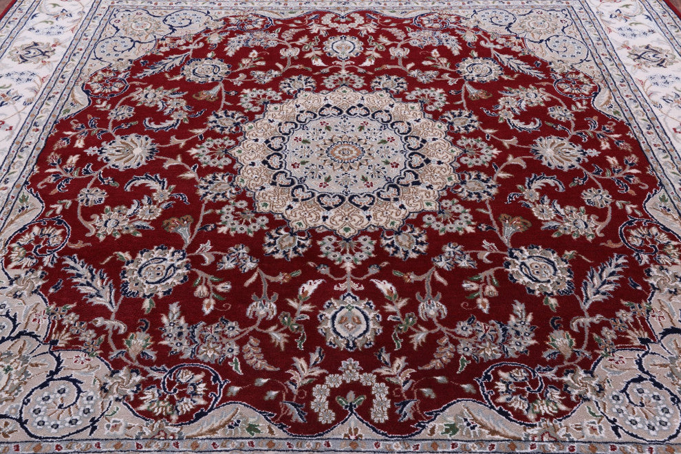 8' Square Wool & Silk Handmade Persian Nain Rug - Q9322