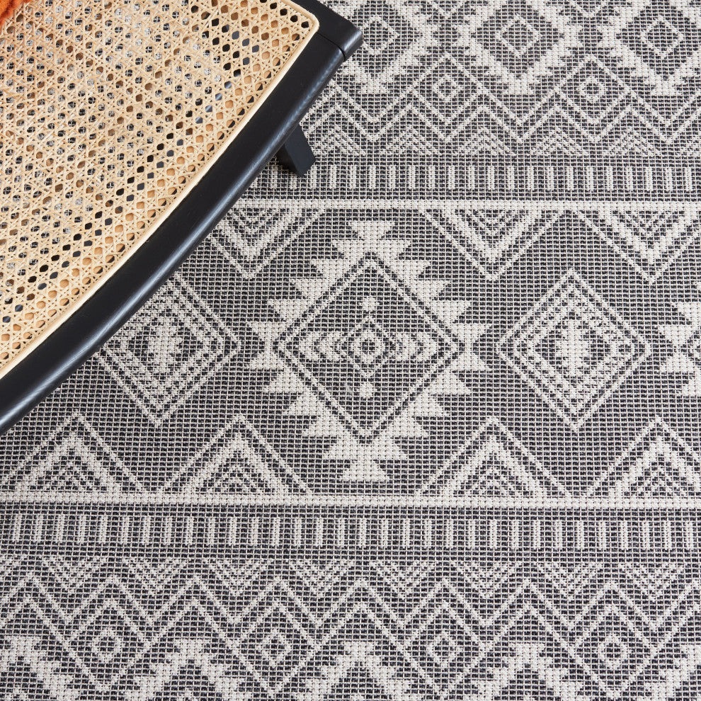Safavieh Augustine Collection, AGT506 Rug