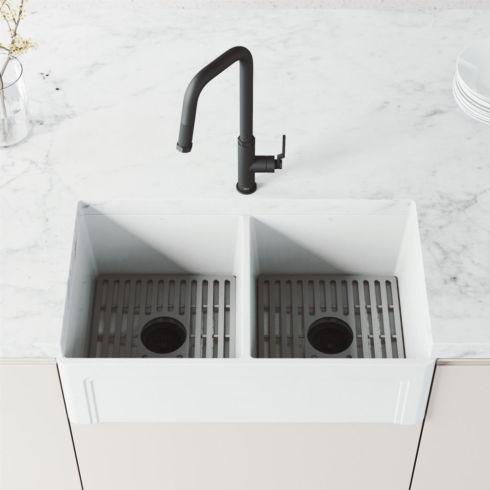VIGO Hart Angular 18" H Single Handle Pull-Down Kitchen Faucet, Matte Black, Without Extras