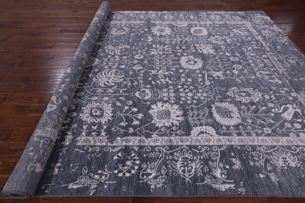 9' 0" X 12' 0" Persian Wool and Silk Hand-Knotted Rug Q9122