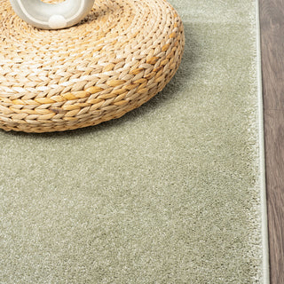 Haze Solid Low-Pile Green 6' Round Area Rug