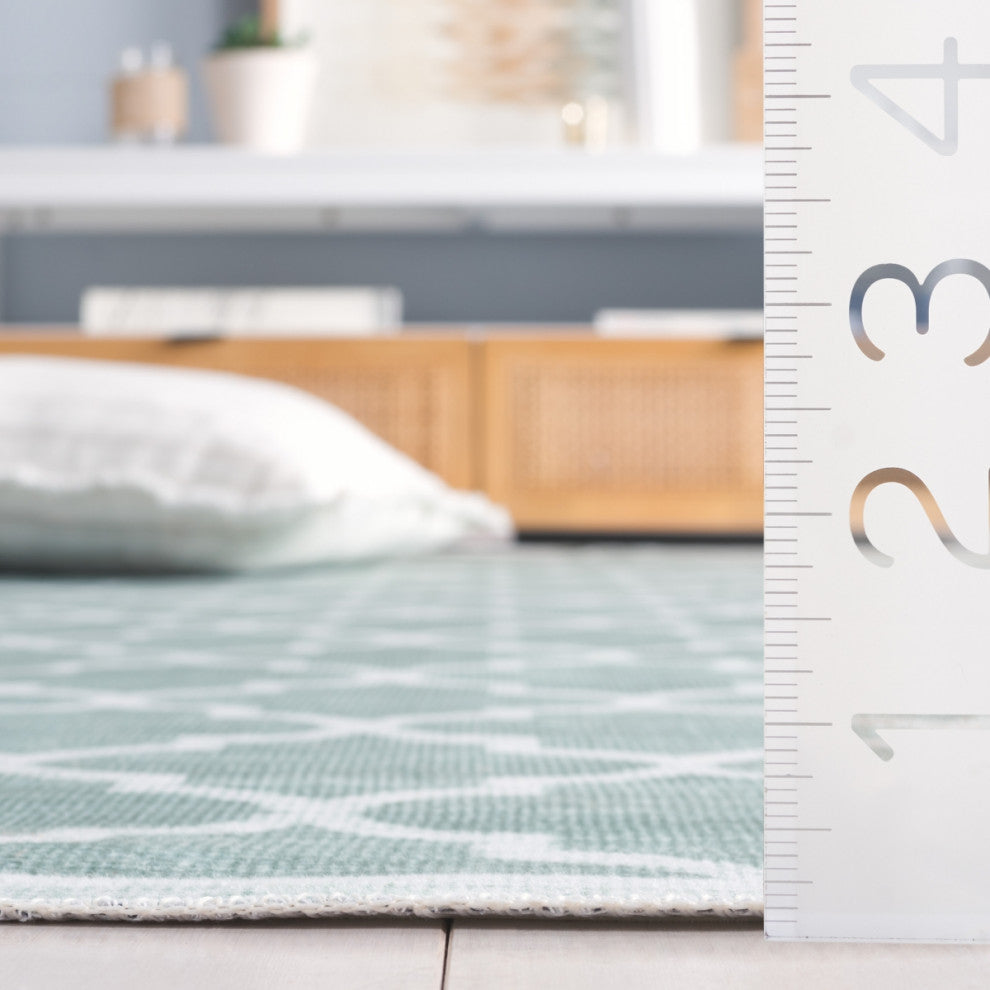 Safavieh Arizona Machine-Washable Collection ARZ172 Rug, Sage/Ivory, 2'6"x8'