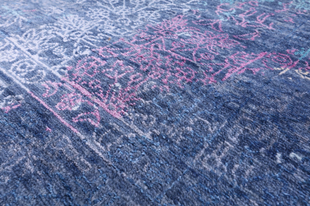 7' 11" X 9' 10" Modern Wool and Silk Hand Knotted Rug Q7047