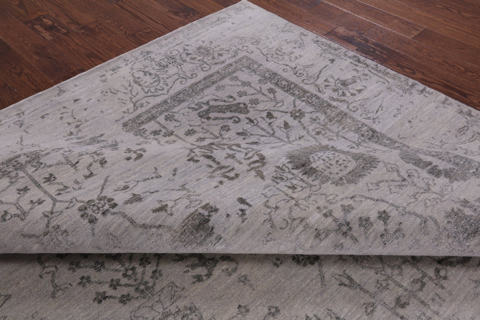 9' 0" X 11' 5" Persian Wool and Silk Handmade Rug Q6953