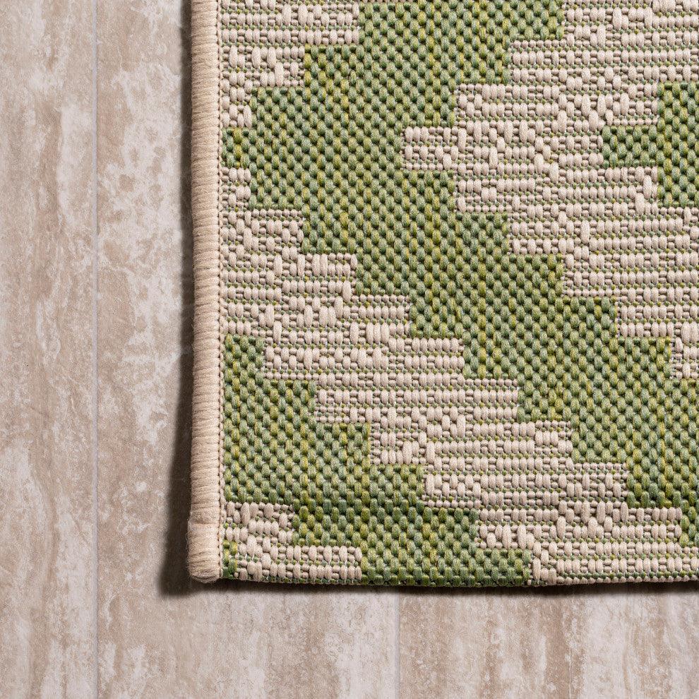 Sintra Diamond Tribal Indoor/Outdoor Green/Cream 5 x 8 Area Rug