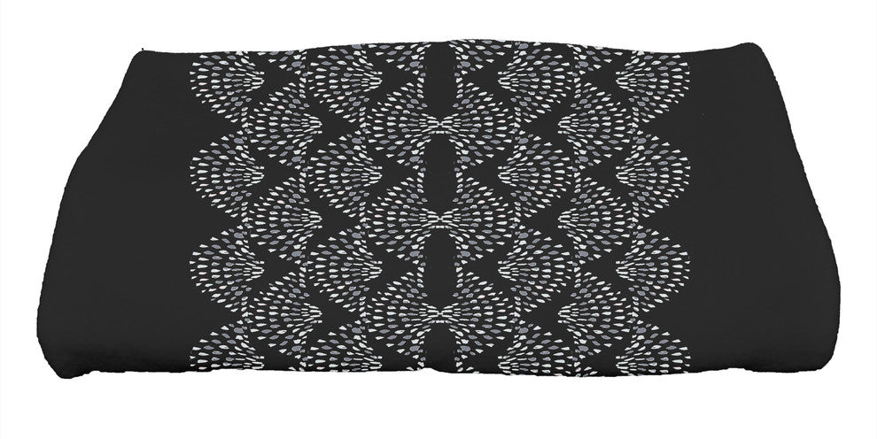 Dotted Focus 28"x58" Black Geometric Bath Towel