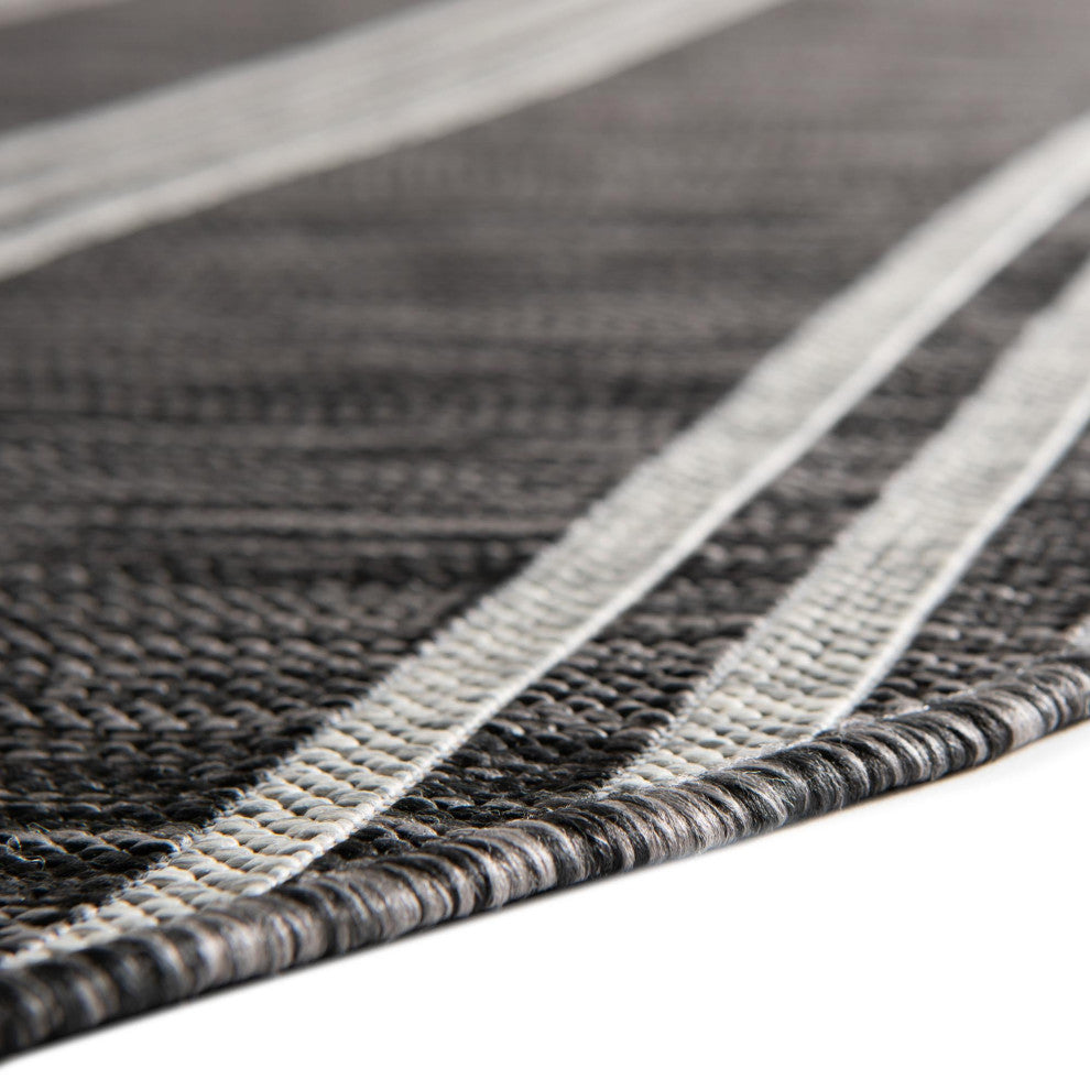 Rug Jill Zarin Jill Zarin Outdoor Charcoal Round 6' 7 x 6' 7