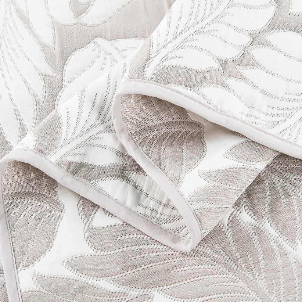 Matelasse Jacquard Quilt Set