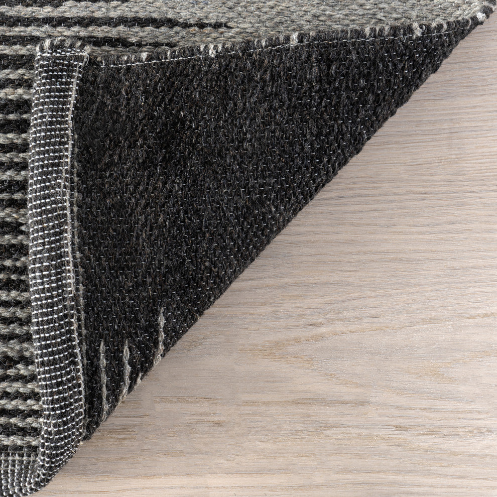 Wolf Reversible Wool Area Rug, Black 3' x 5'