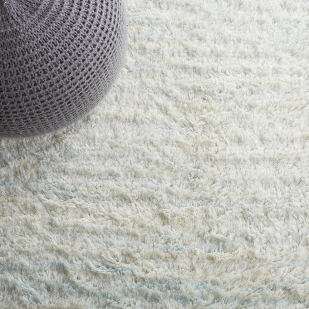 Safavieh Casablanca Collection CSB702M Rug, Light Blue, 4' x 6'