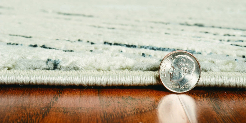 7'X10' Silver Grey Machine Woven Abstract Brushstroke Indoor Area Rug
