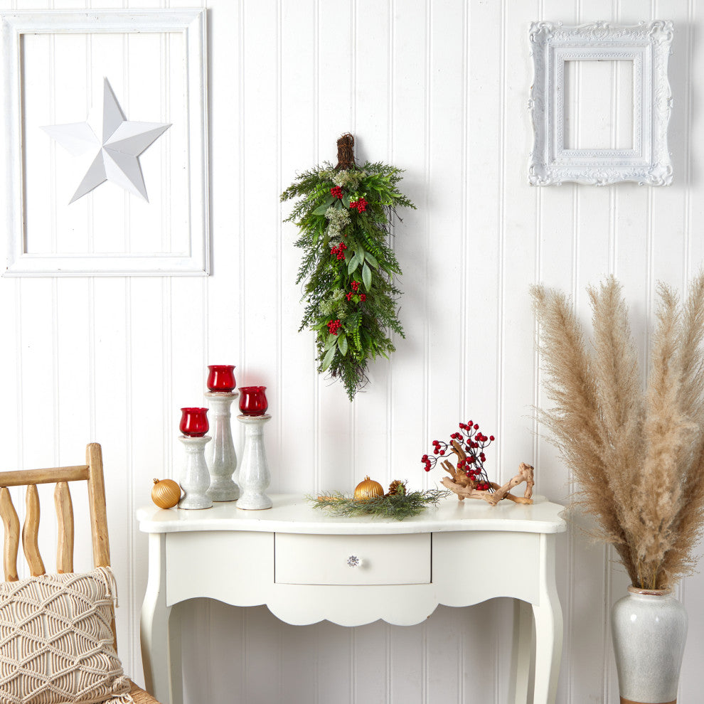 30" Cedar and Berry Artificial Christmas Swag