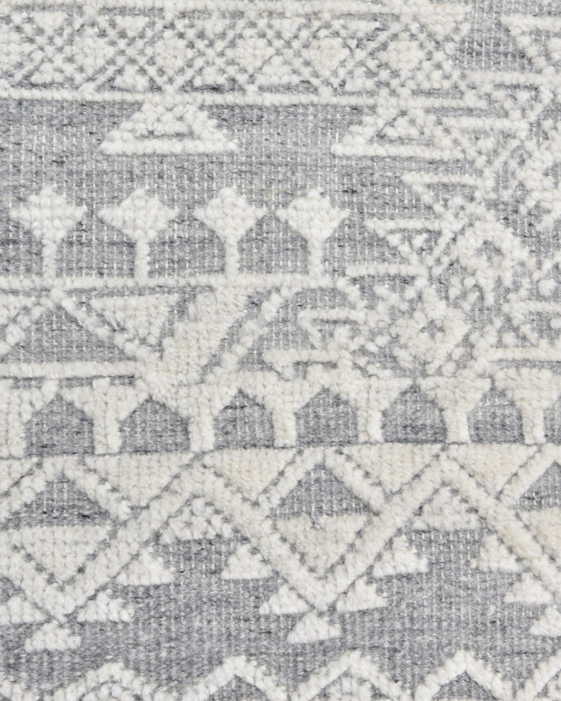 Misha, Handmade Area Rug 5' 0" x 8' 0"