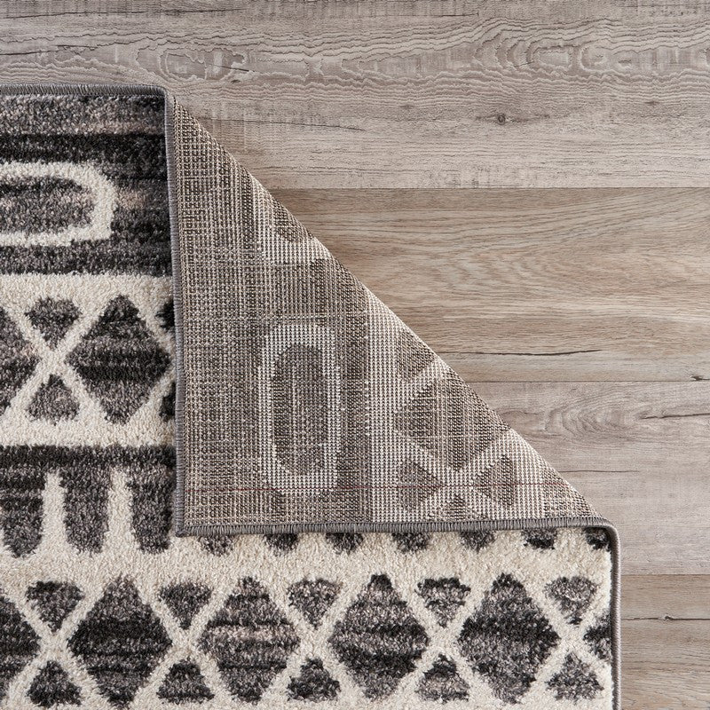 5" x 7" Black and White Geometric Area Rug
