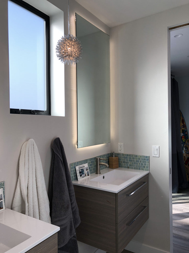 Varaluz Urchin 1-Lt Uber Mini Pendant - White