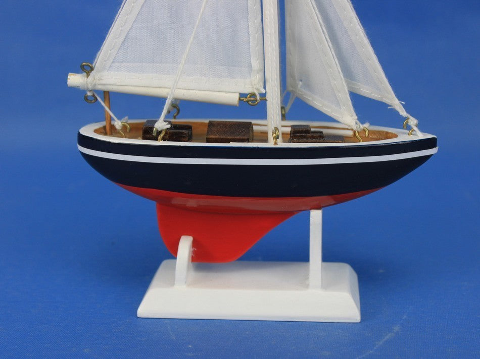 Wooden American Sailer Model Sailboat Decoration, 9"