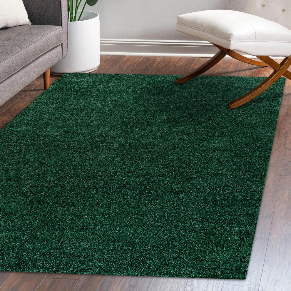 Haze Solid Low-Pile Emerald 6 ft. x 9 ft. Area Rug