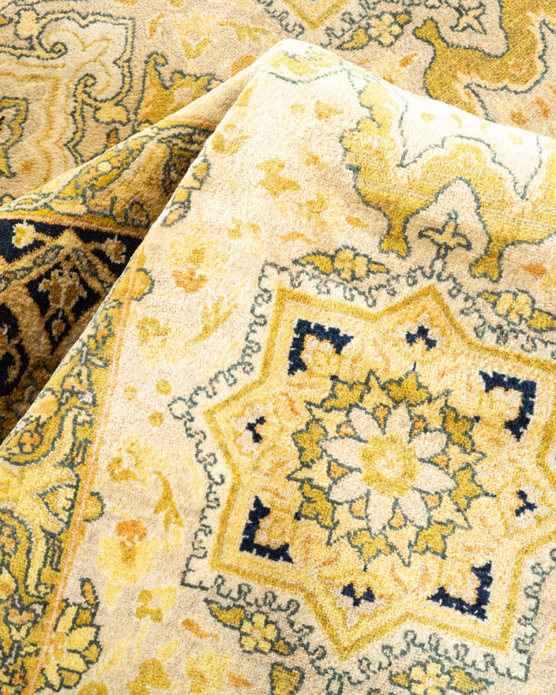 Vivian, One-of-a-Kind Hand-Knotted Area Rug Ivory, 6'1"x8'10"