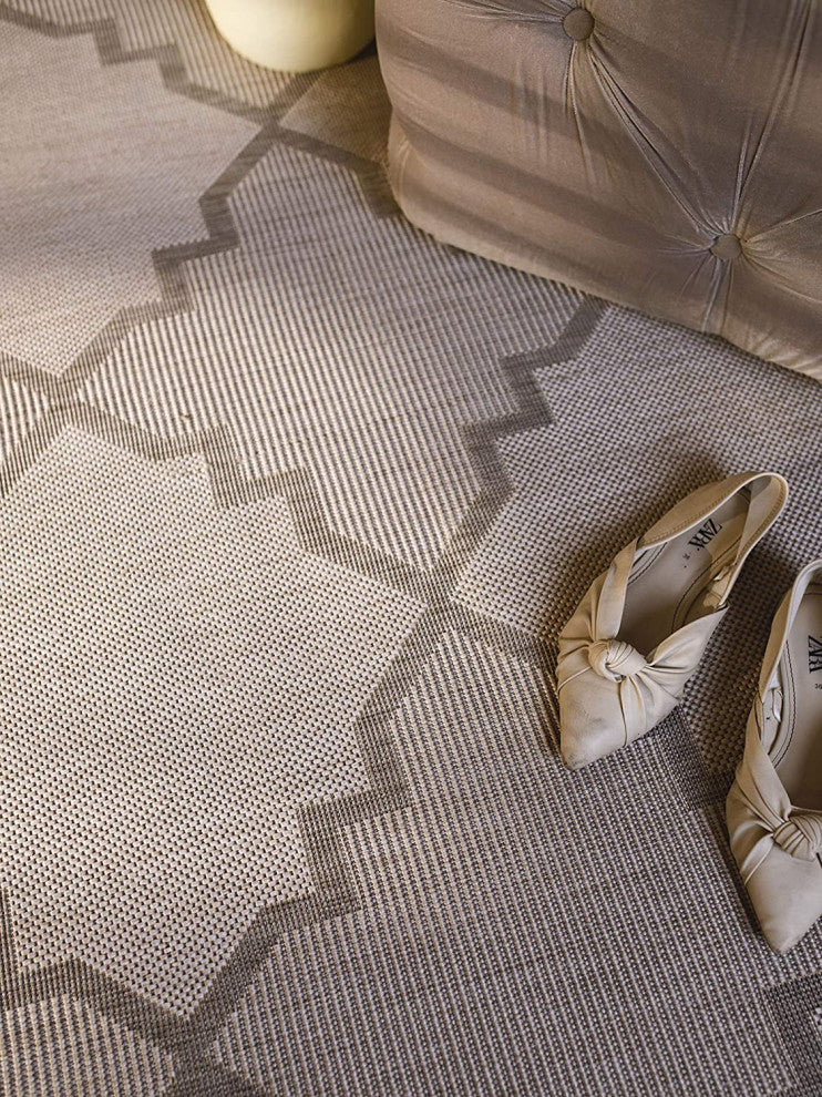 Outdoor Collection Trellis Diamond Rug Geometric Rug, Dove, 5'3"x7'6"