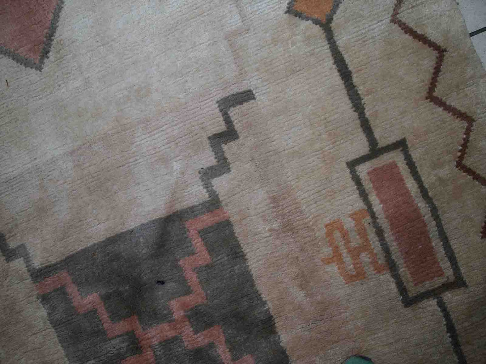 Handmade vintage Tibetan Khaden rug 5.2' x 7.7' (159cm x 237cm) 1960s