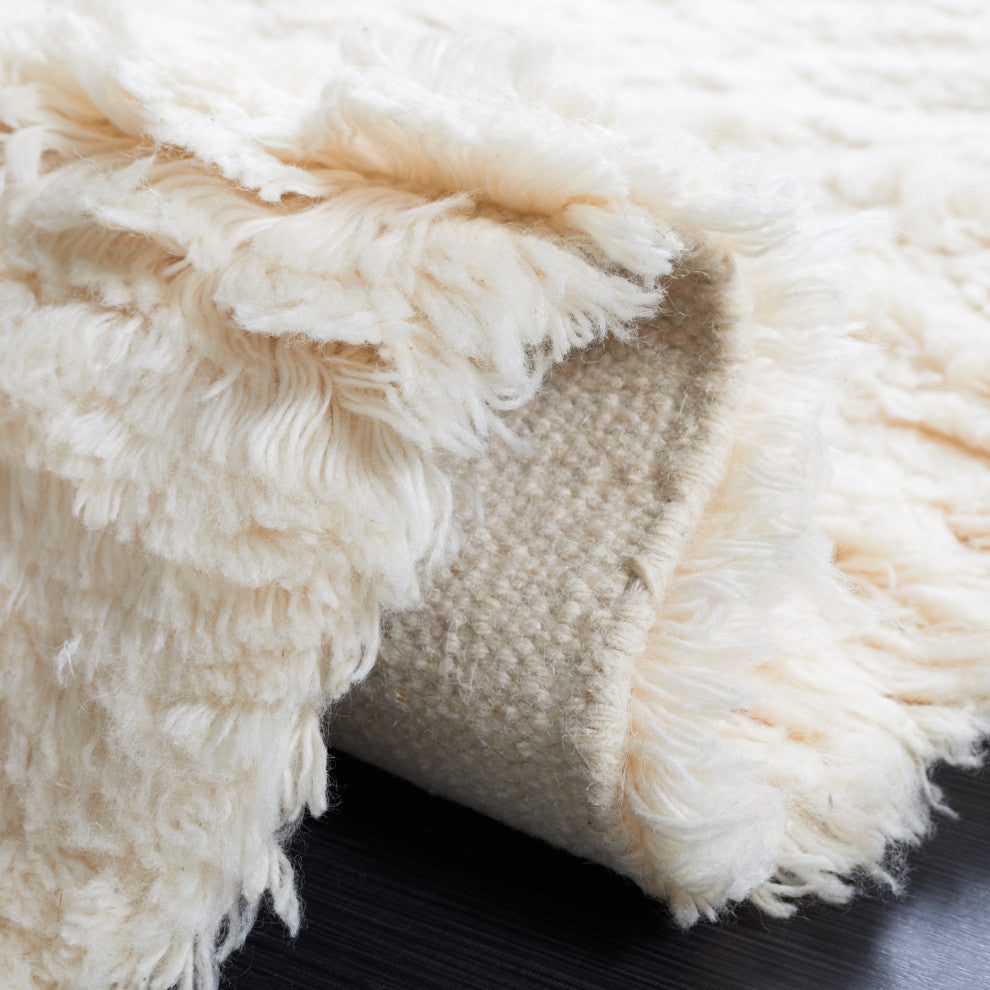 Safavieh Casablanca Collection CSB701A Rug, Ivory, 6' x 9'