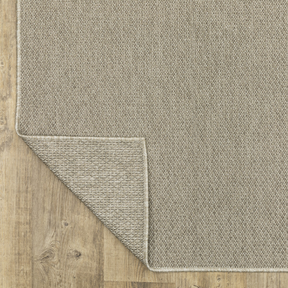 Cannes Solid Diamond Grey/ Light Grey Indoor-Outdoor Area Rug 6'7" x 9'2"