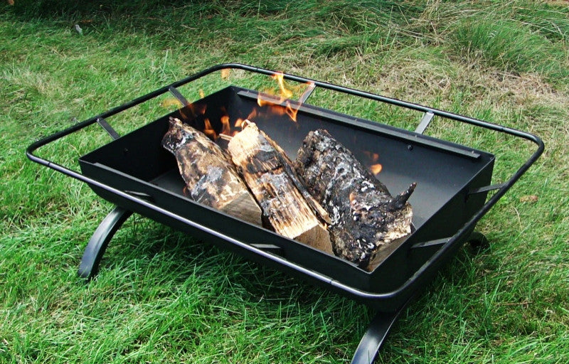 Sunnydaze Northland Grill Fire Pit With Spark Screen and Vinyl Cover, 36"