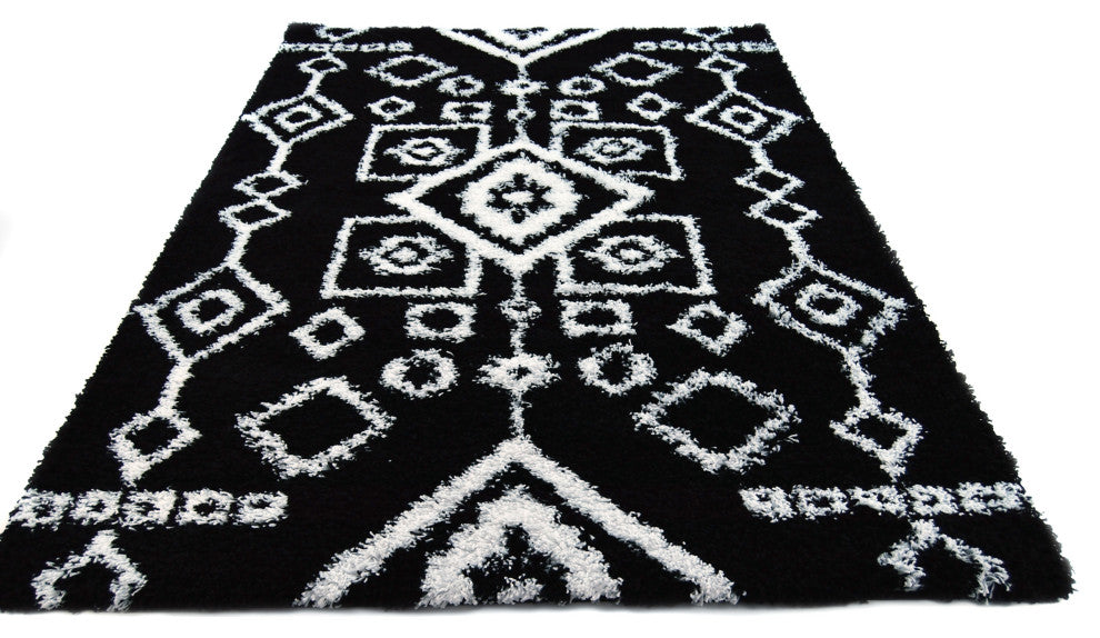Matlock Spirits Diamonds Shag Rug - White and Black - 5' X 7' 2"