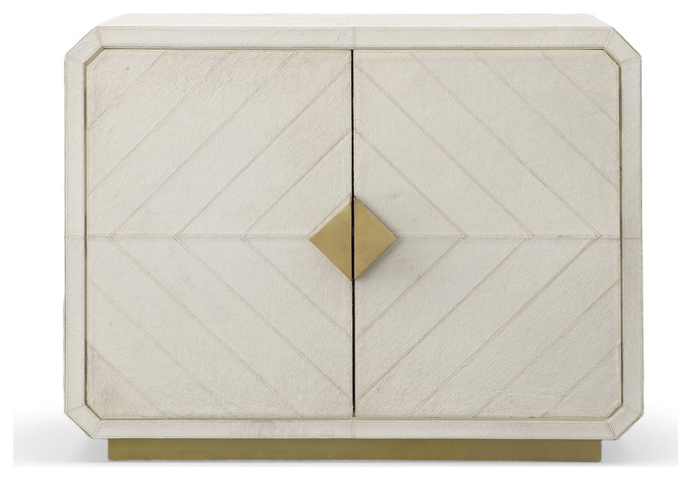 Front view on a white background (alternate_white_full).